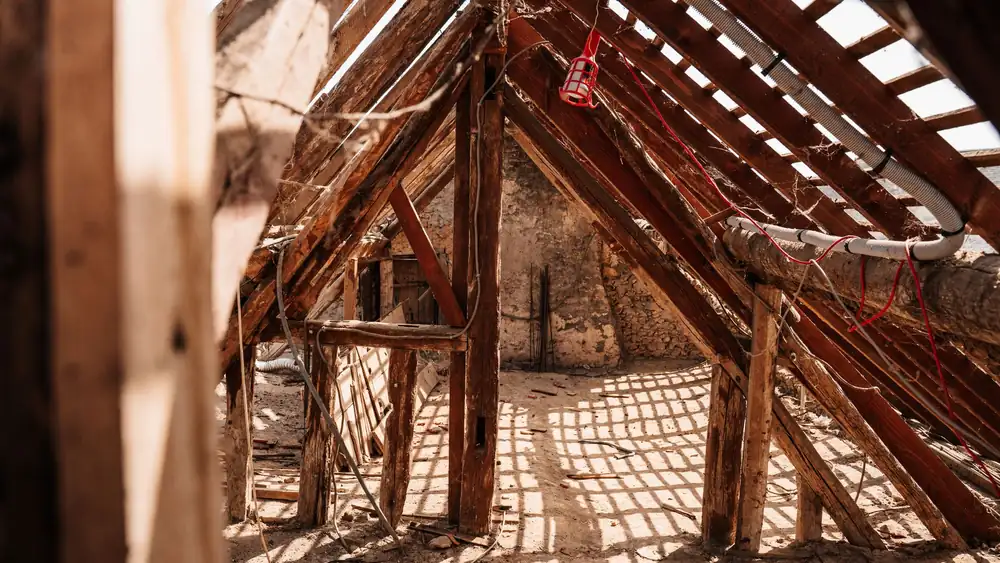 Isolation des combles perdus : ce que coûte vraiment le soufflage