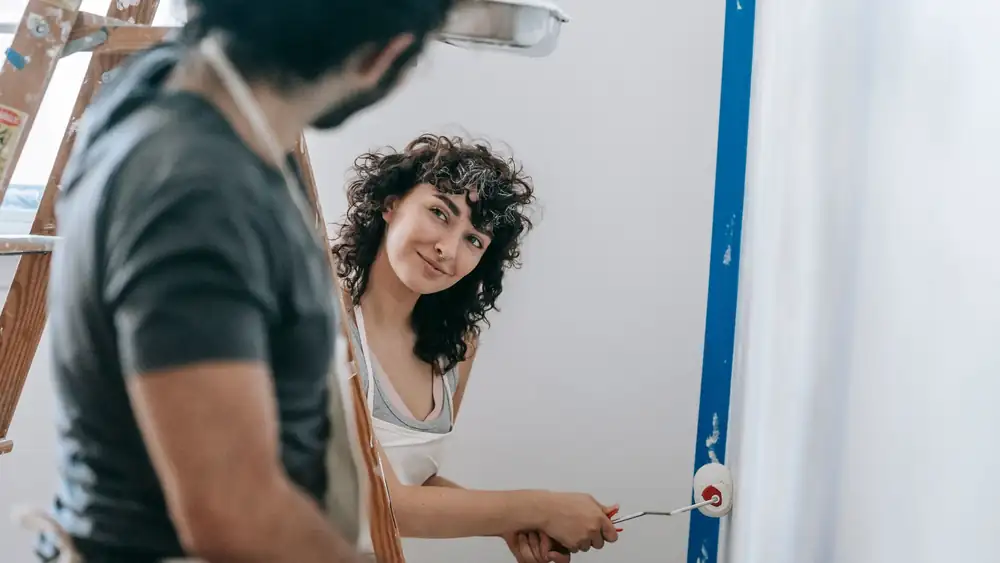Tarif d'un peintre au m² : lire un devis de peinture sans se tromper