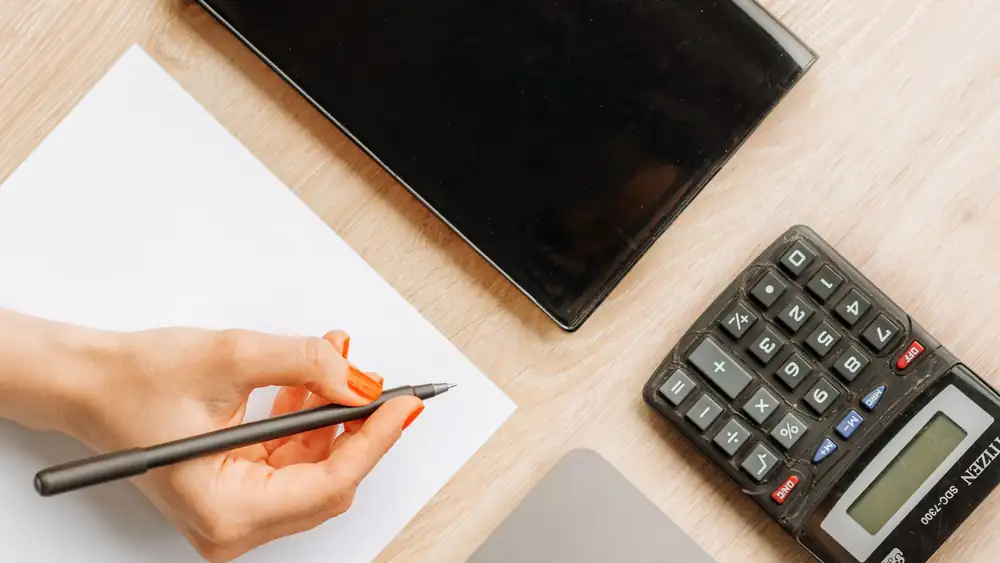 Tarifs de la pose de carrelage : formats, supports et découpes